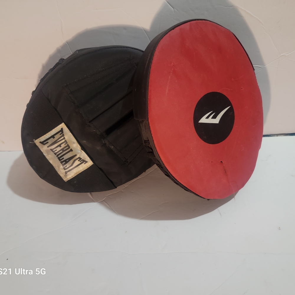 Everlast Red and Black Punch Mitts